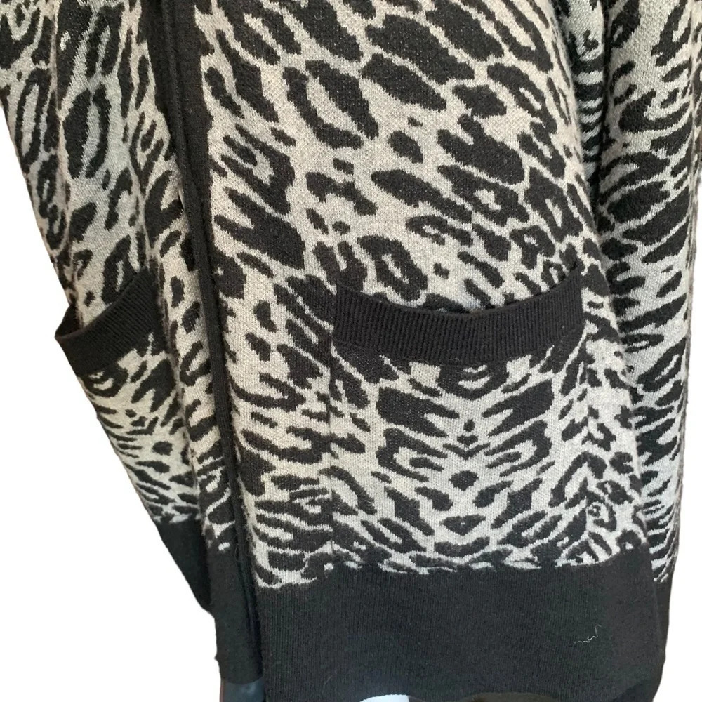 Equipment Femme Leopard Print Cardigan in Grey and Black XL - Picture 4 of 5